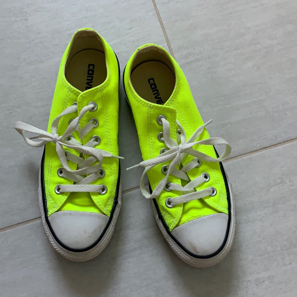 bright lime green converse